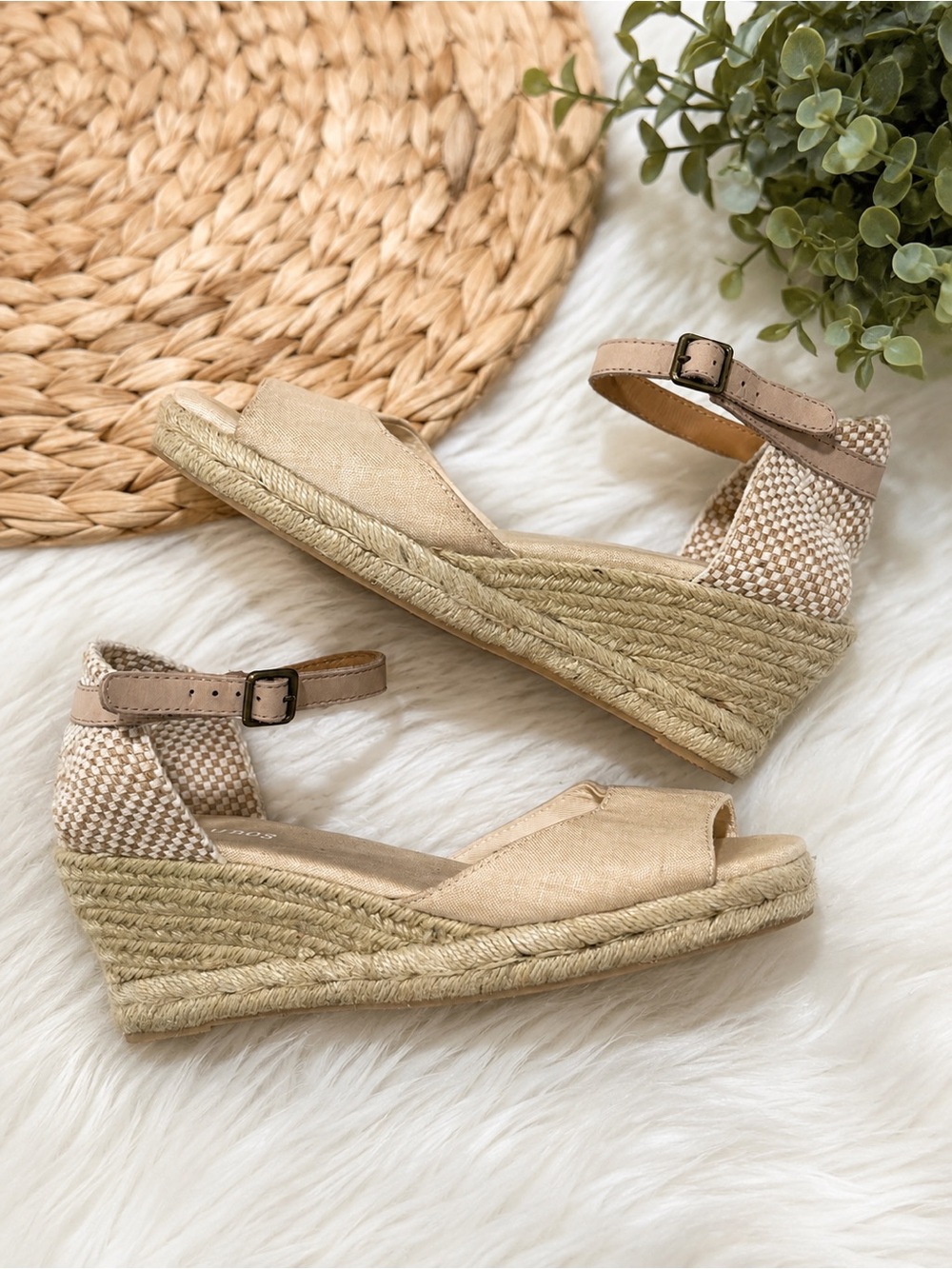Soludos Beige Espadrille Wedge Sandals Size 8